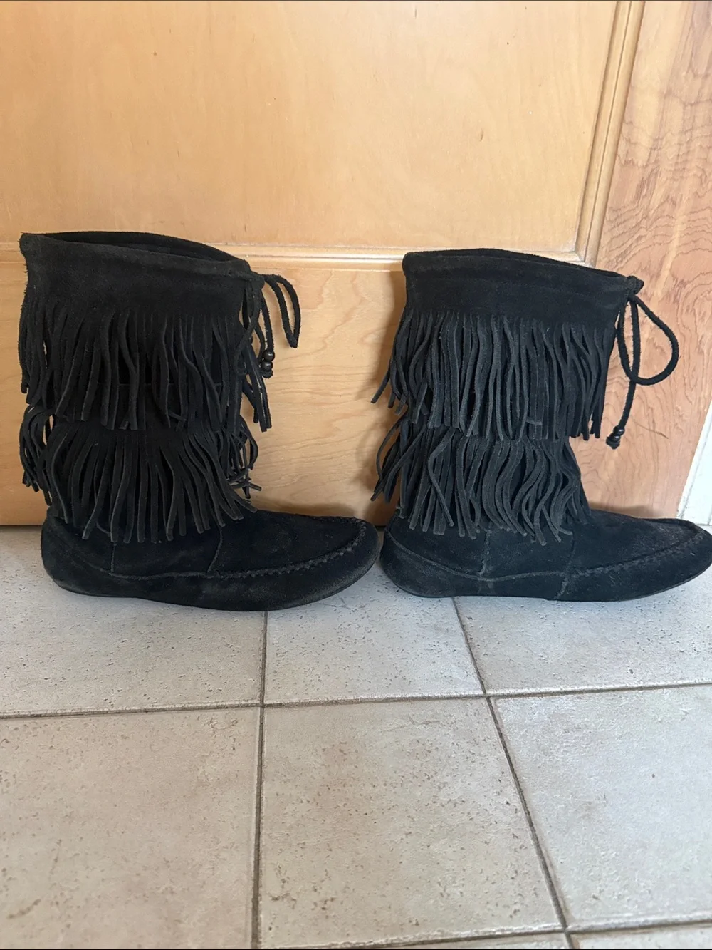 Minnetonka Black Suede Fringe Women's Boots Size 10 - Picture 2 of 12